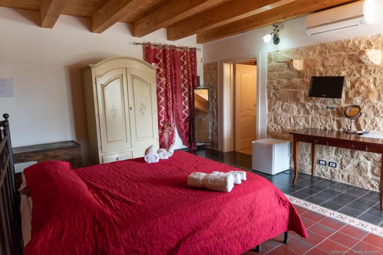 Agriturismo Tenuta Sparaceto Modica Ngoại thất bức ảnh
